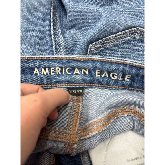 American Eagle Stretch Distressed Mom Jeans Size 4 X-Short - Picture 5 of 9